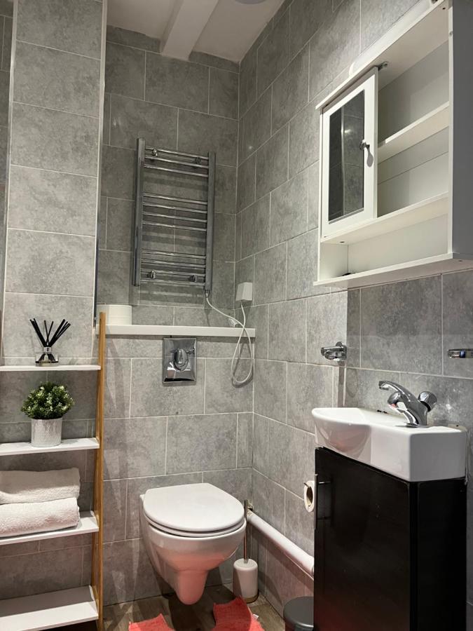 3 Bedroom Flat In King's Cross, St Pancras's. 2 Minutes To Euston. Apartamento *