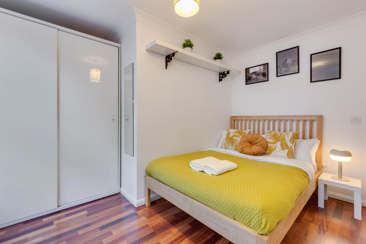 Visit London 1 Bed Flat- Canary Wharf Close To River Thames *