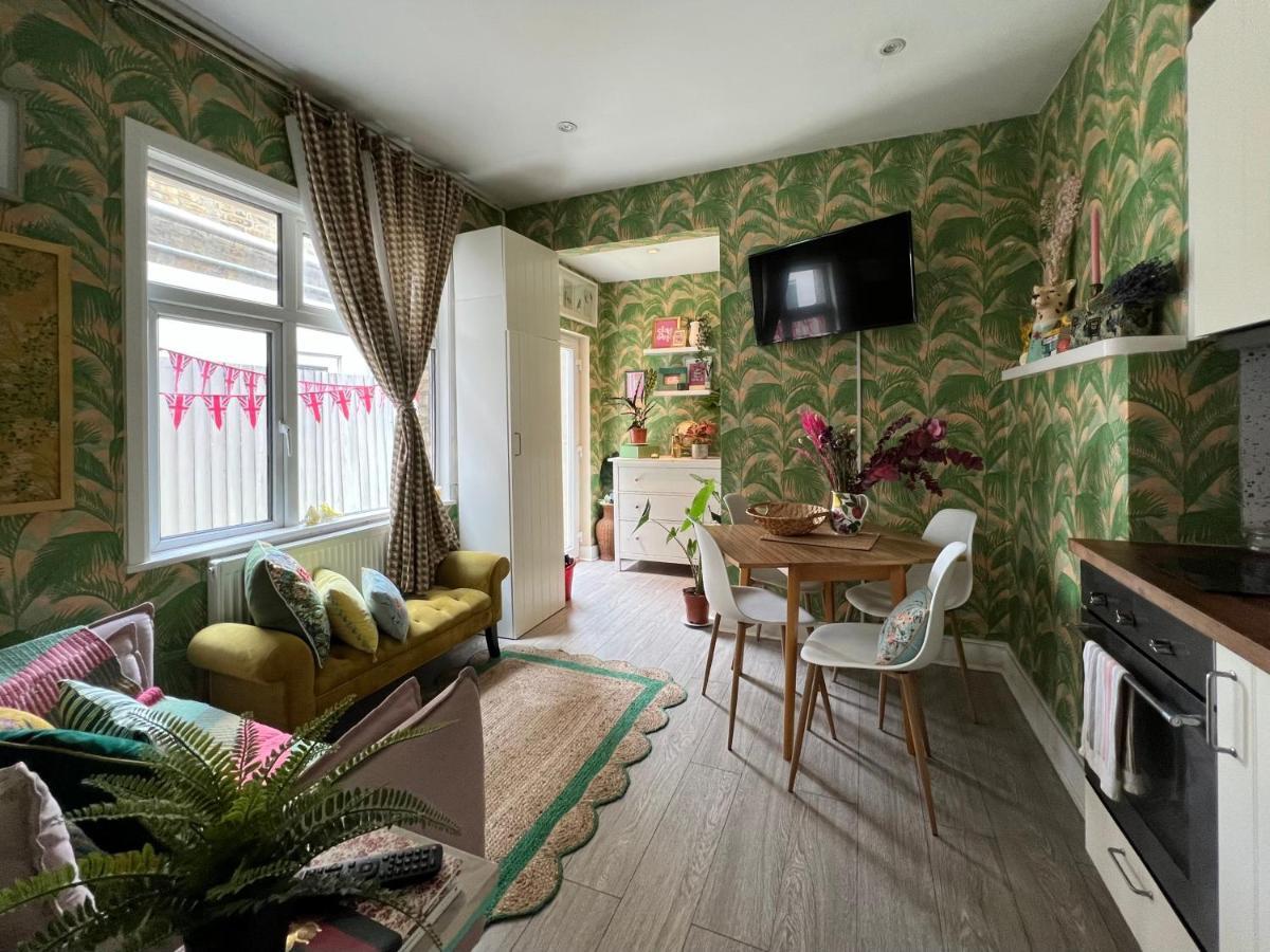 With Cosy Garden In * Londres