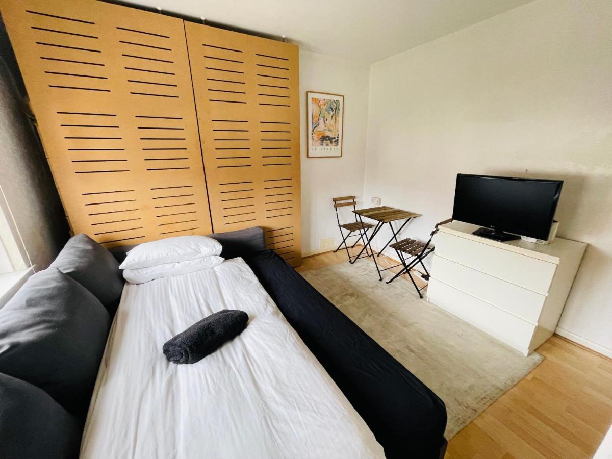 Appartement Spare In Peaceful Neighbourhood Near The Centre Of *