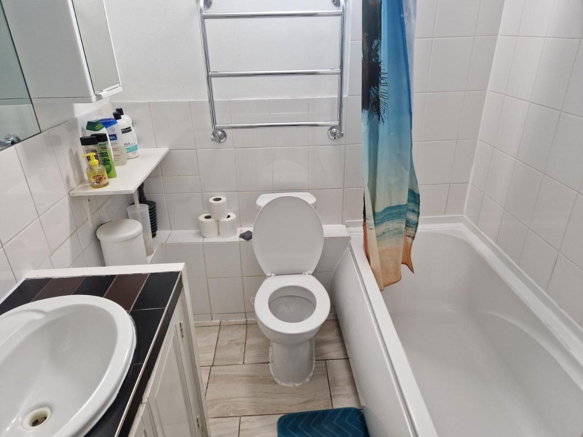 Twin Bed For Guests Londres