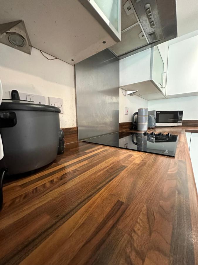 New Build 2 Bedroom With 2 Bath In Londres