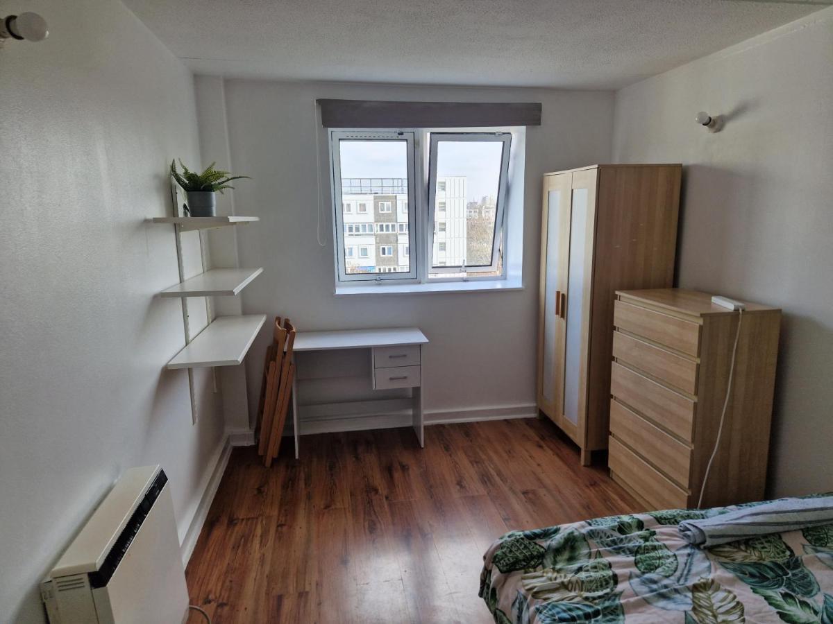 Twin Bed For Guests Londres