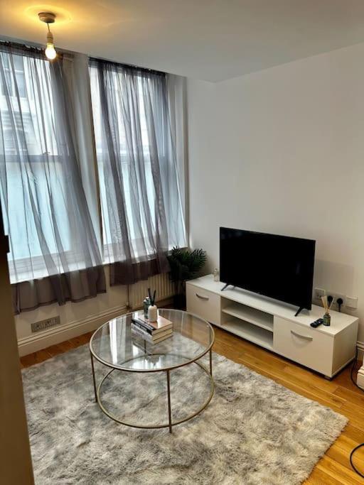Amazing 2bed2bath Edgeware London