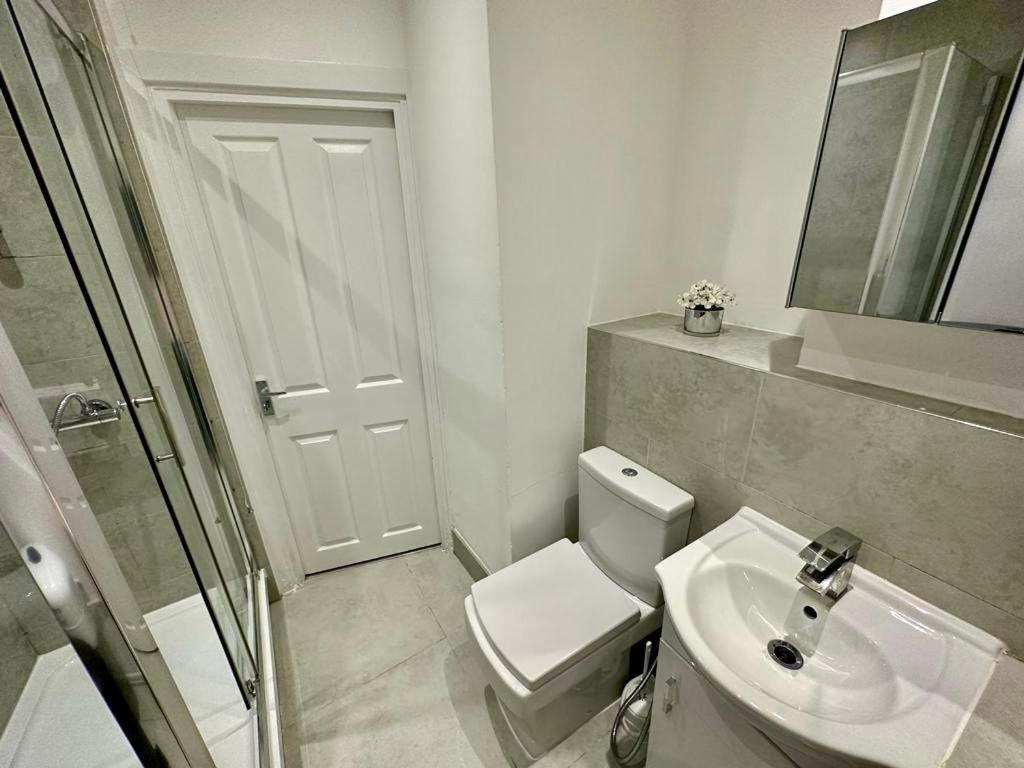 2 Minutes From Hyde Park, Private F Homestay *