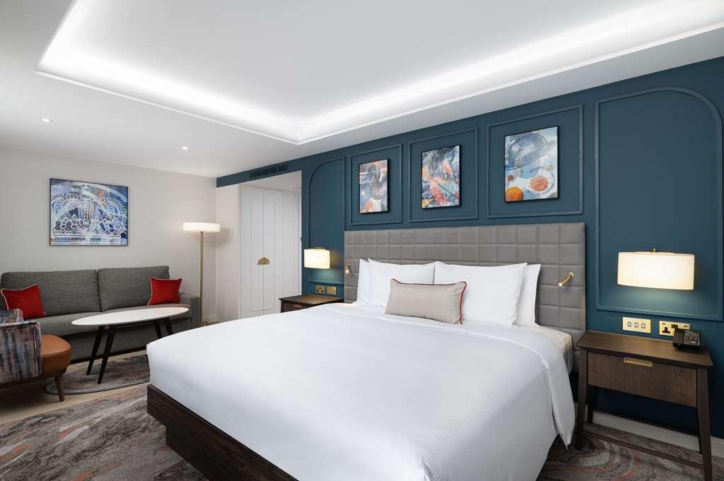 Lost St Pauls London, Curio Collection By Hilton Hotel Londres