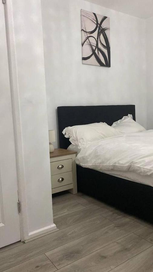 Chic Retreat Immaculate 2 Bed Oasis In *
