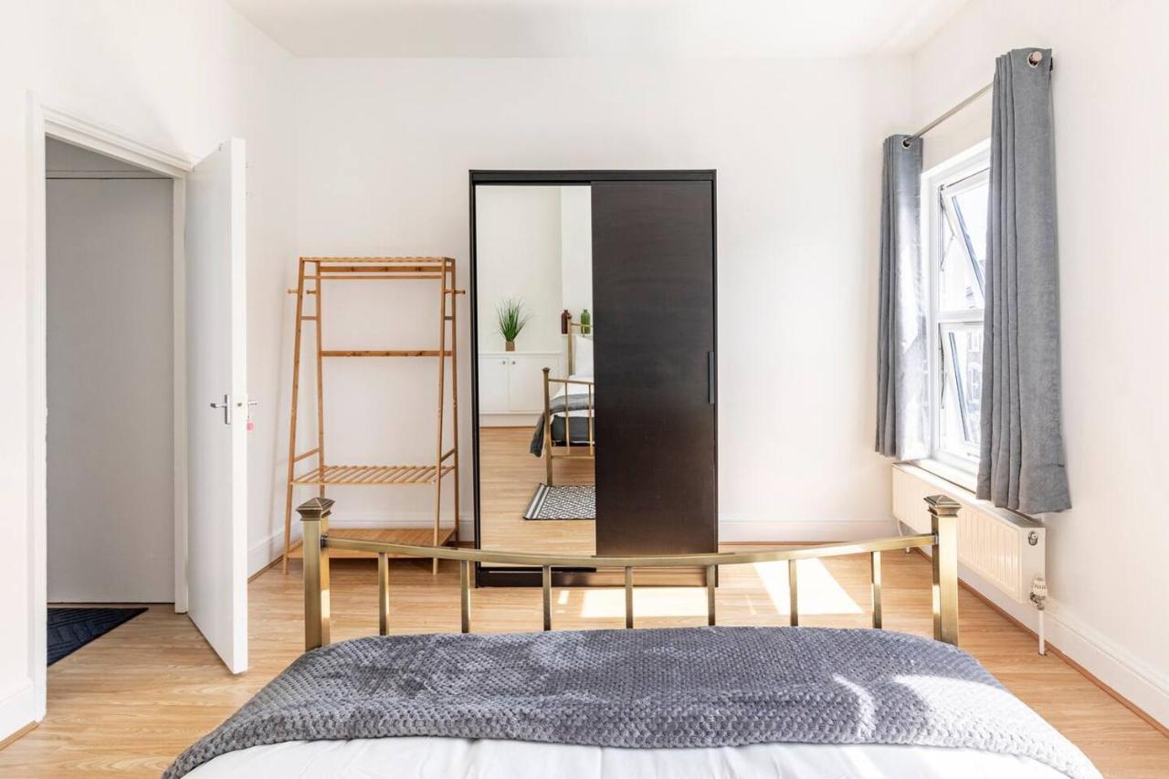 Large, Bright And Spacious 3 Bed Flat In Apartment London