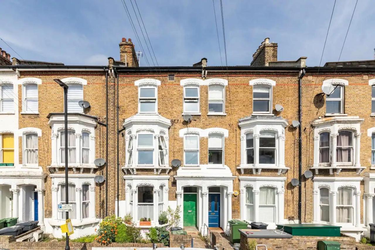 Apartment Large, Bright And Spacious 3 Bed Flat In London
