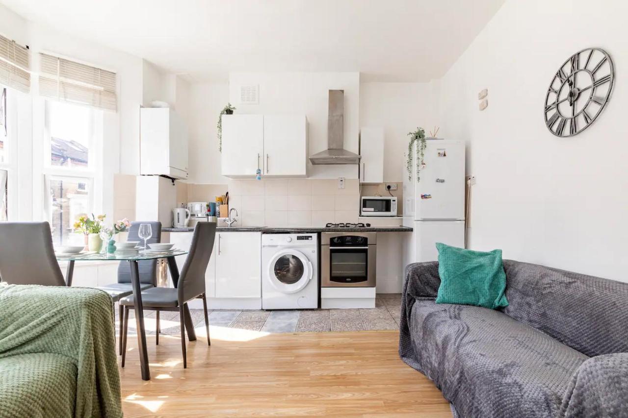 Appartement Large, Bright And Spacious 3 Bed Flat In *