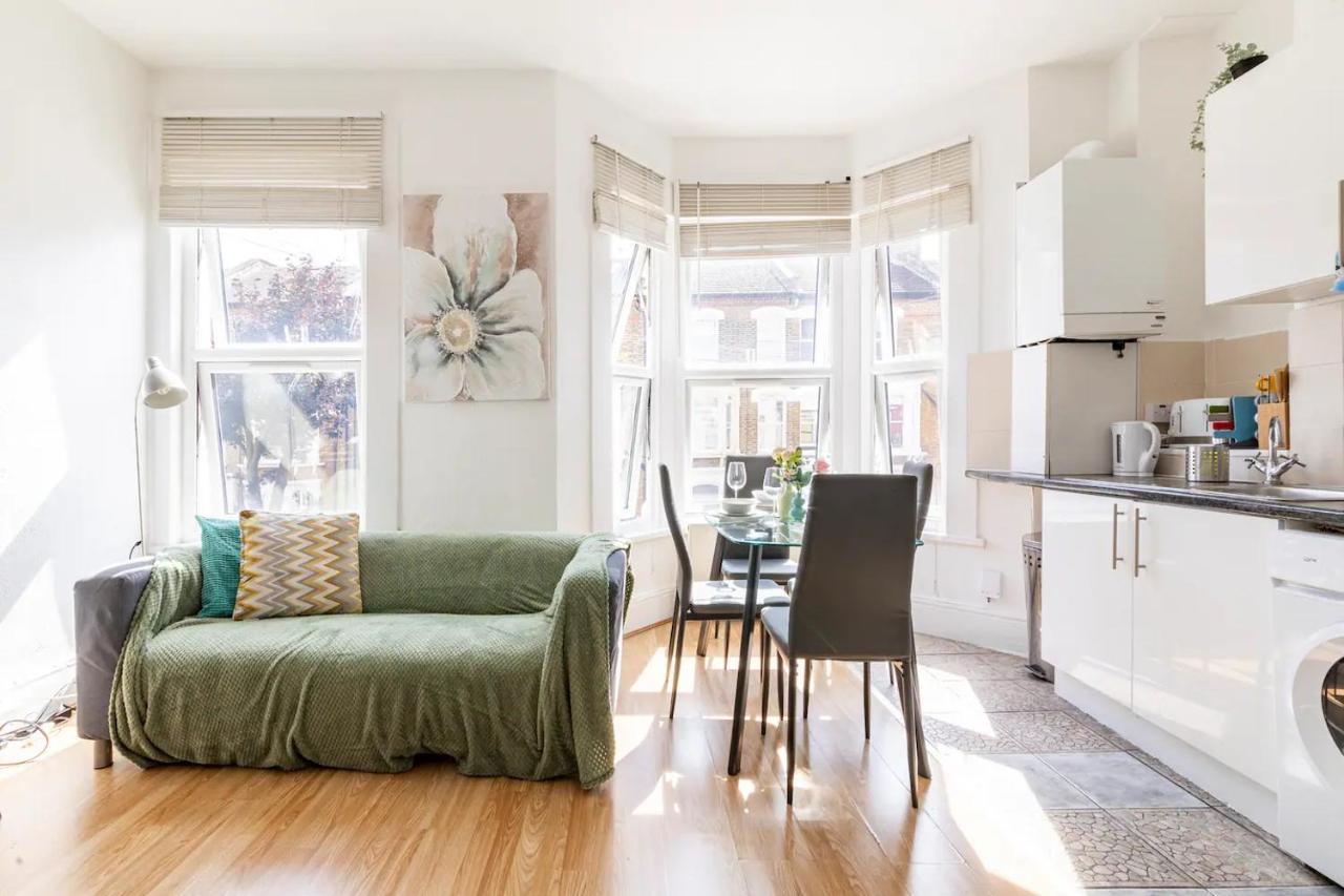 Appartement Large, Bright And Spacious 3 Bed Flat In Londen