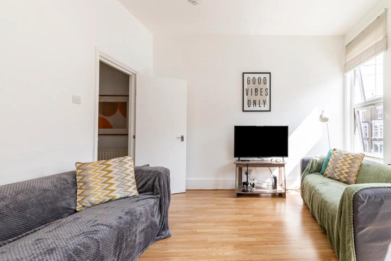 Appartement Large, Bright And Spacious 3 Bed Flat In *