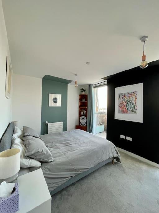 Elegant Chic Living: 1 Bed In Vibrant Area Apartamento Londres