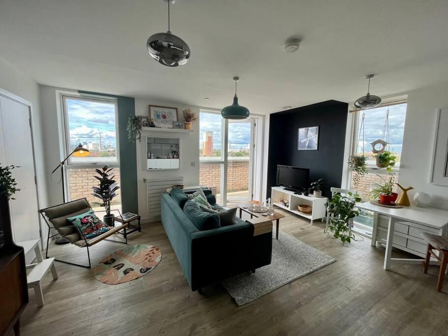 Elegant Chic Living: 1 Bed In Vibrant Area Apartamento *