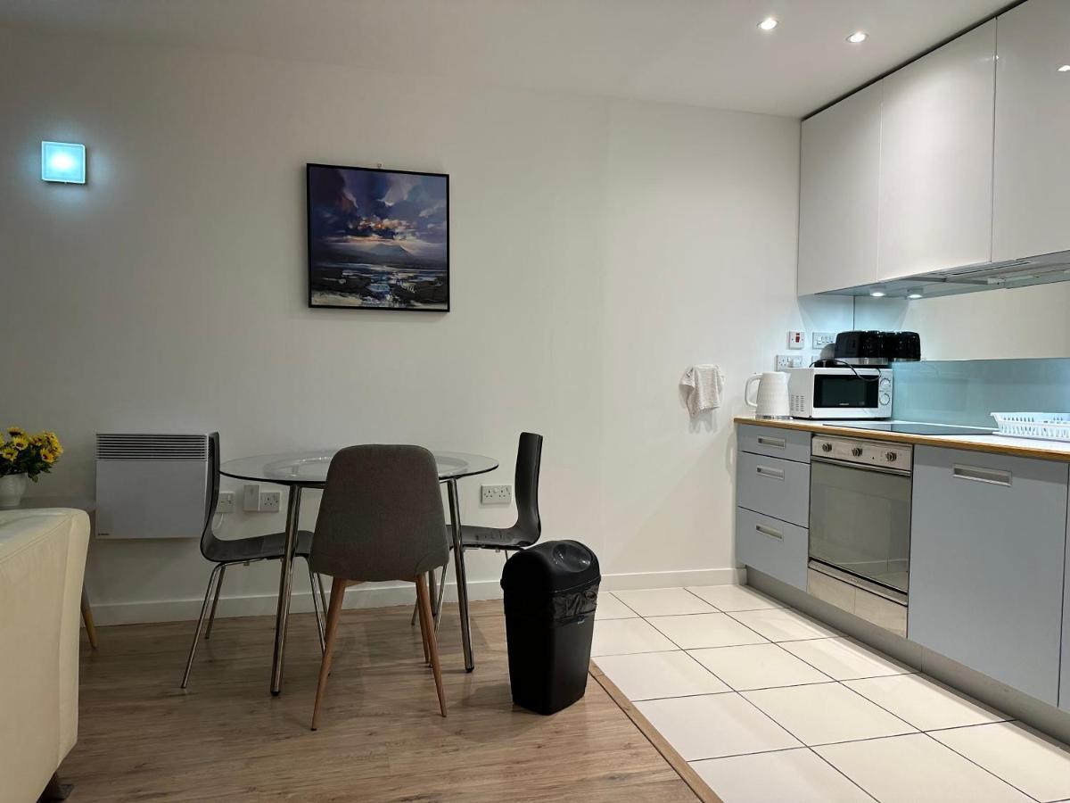 Luxury Modern 1 Bedroom With Balcony