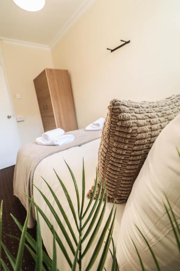 Cosy Property Right By Warren Street Station! Free Wifi! Apartment