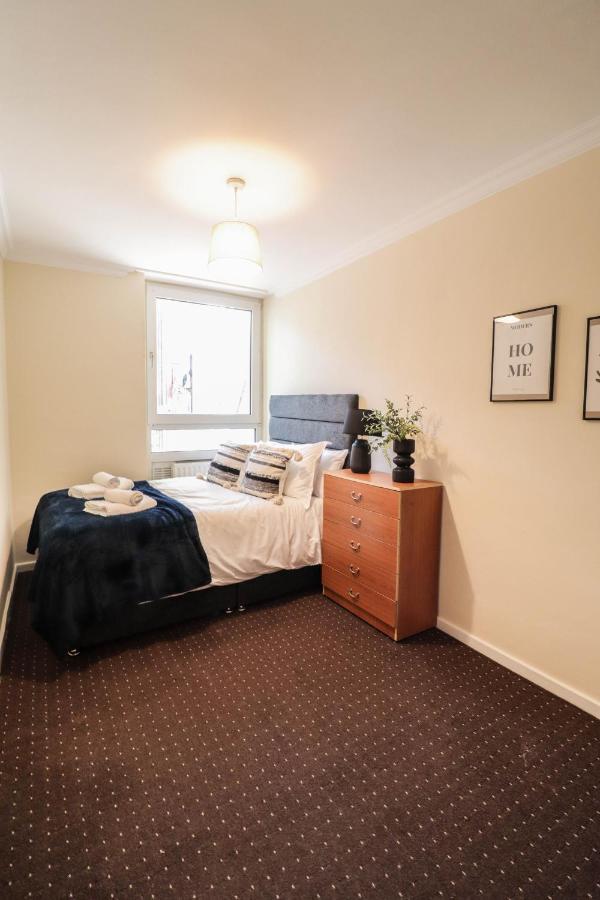 Apartment Cosy Property Right By Warren Street Station! Free Wifi! *
