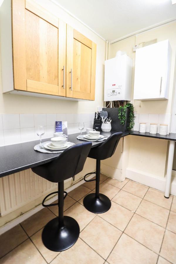 Cosy Property Right By Warren Street Station! Free Wifi! *