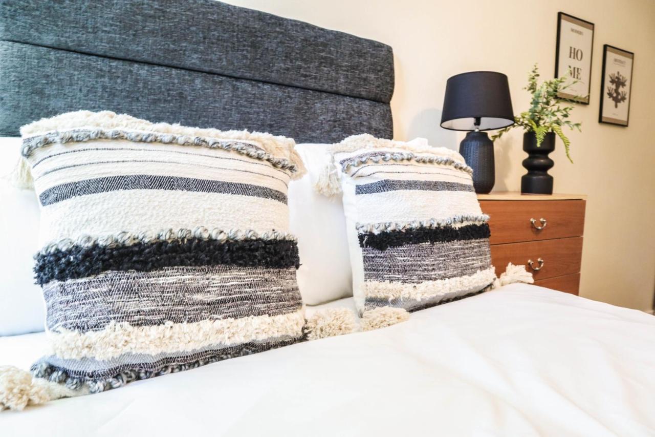 Cosy Property Right By Warren Street Station! Free Wifi! Apartment *