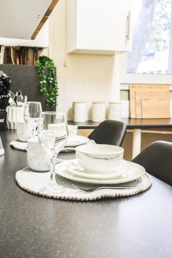 Apartment Cosy Property Right By Warren Street Station! Free Wifi! London