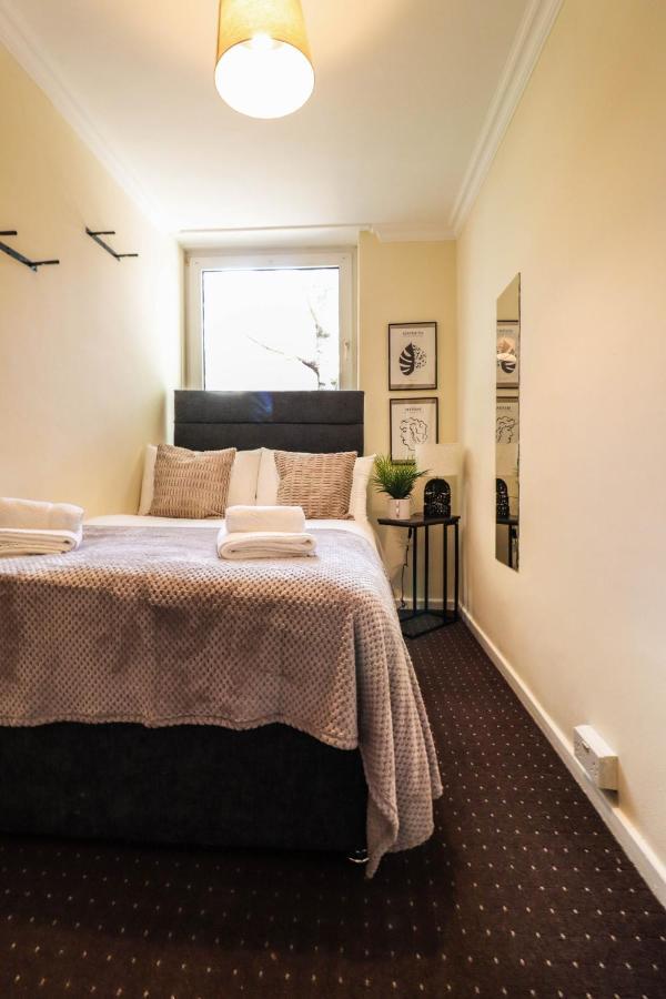 Cosy Property Right By Warren Street Station! Free Wifi!