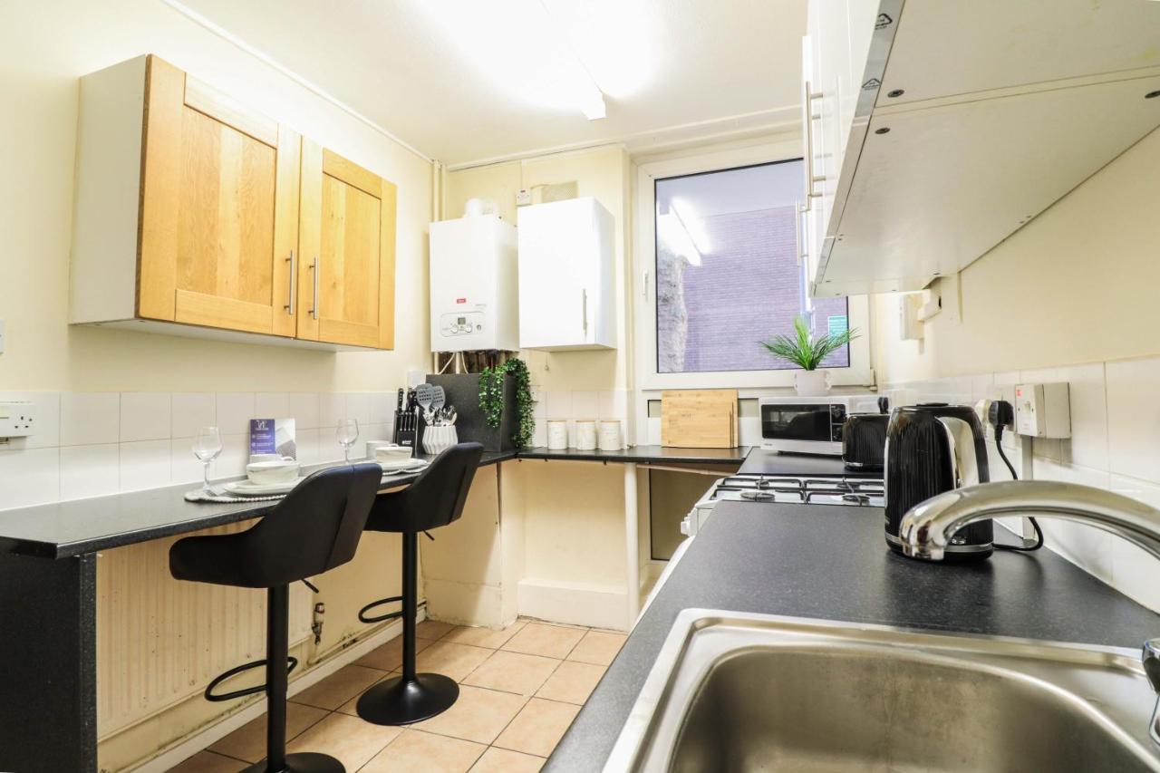 Cosy Property Right By Warren Street Station! Free Wifi! London