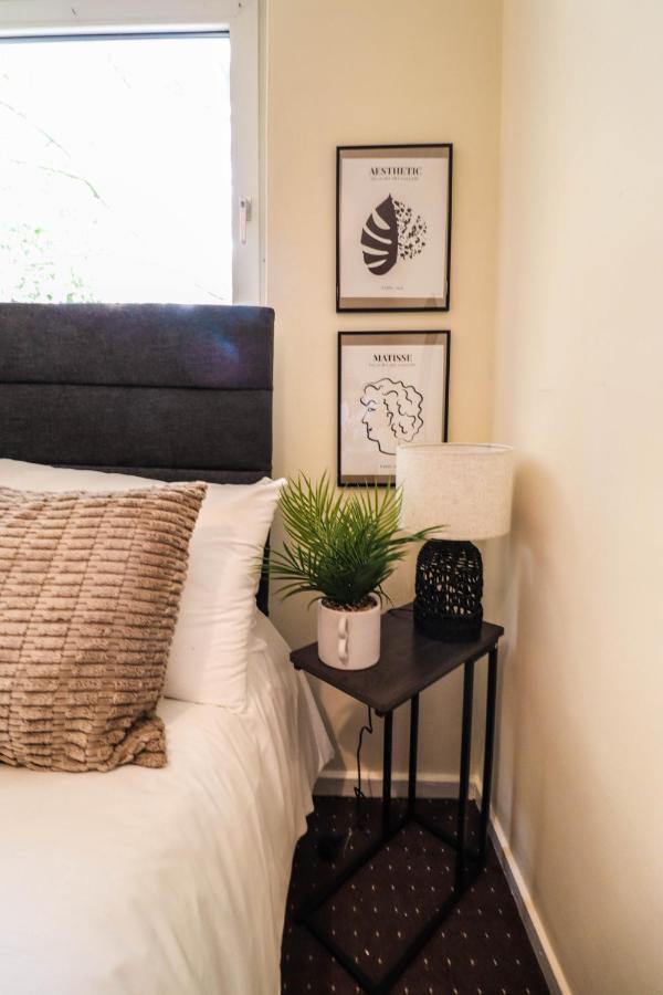Cosy Property Right By Warren Street Station! Free Wifi! Apartment