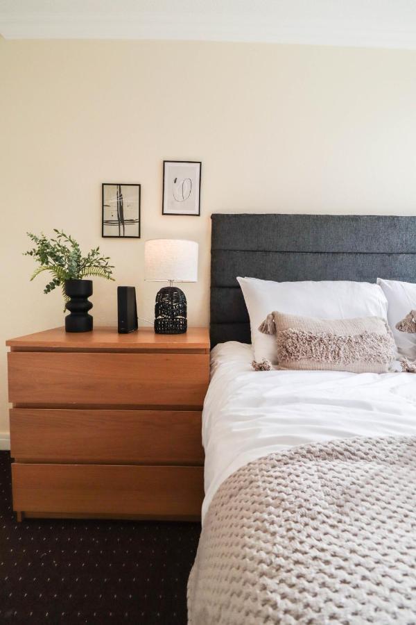 Cosy Property Right By Warren Street Station! Free Wifi! Apartment London