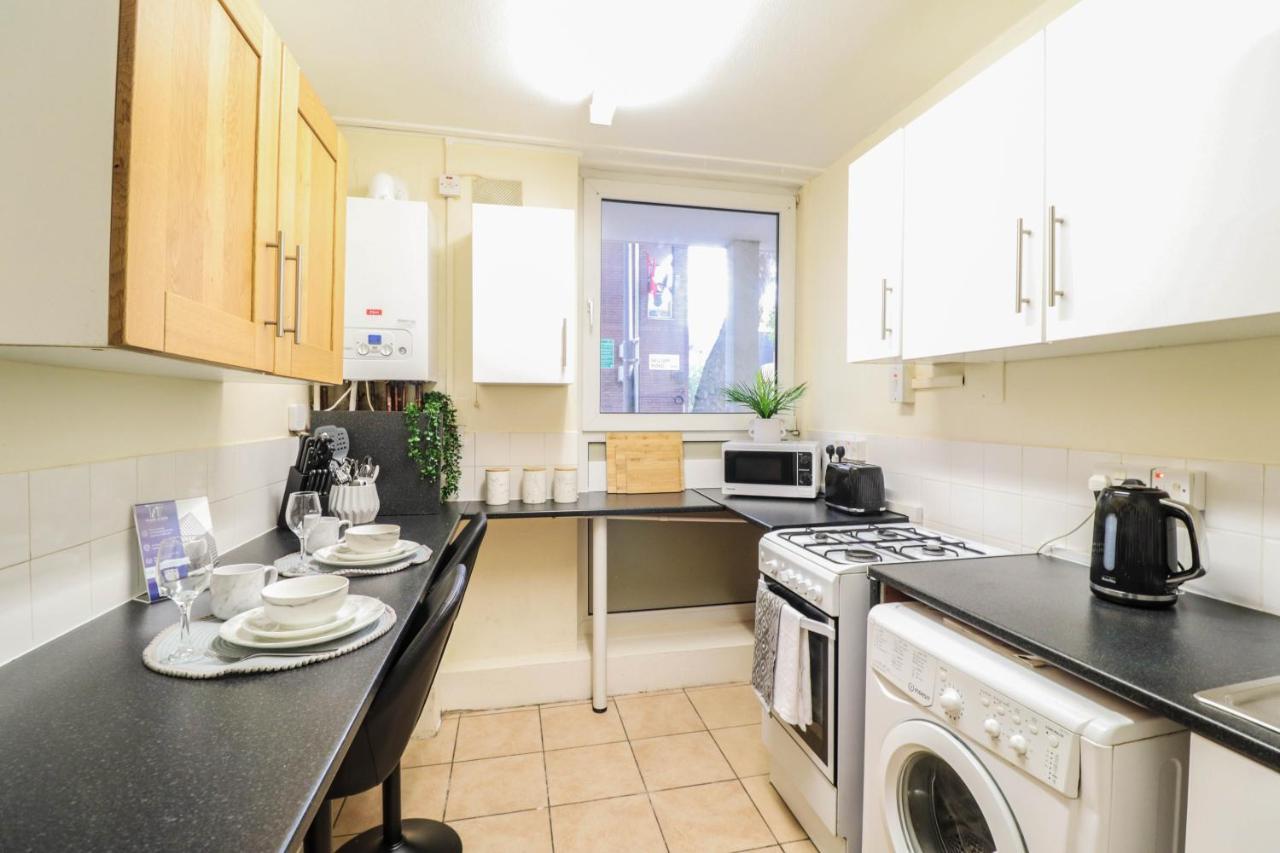 Cosy Property Right By Warren Street Station! Free Wifi! Apartment *