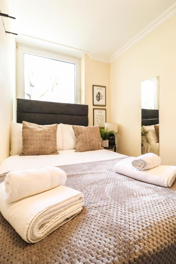Cosy Property Right By Warren Street Station! Free Wifi! * London
