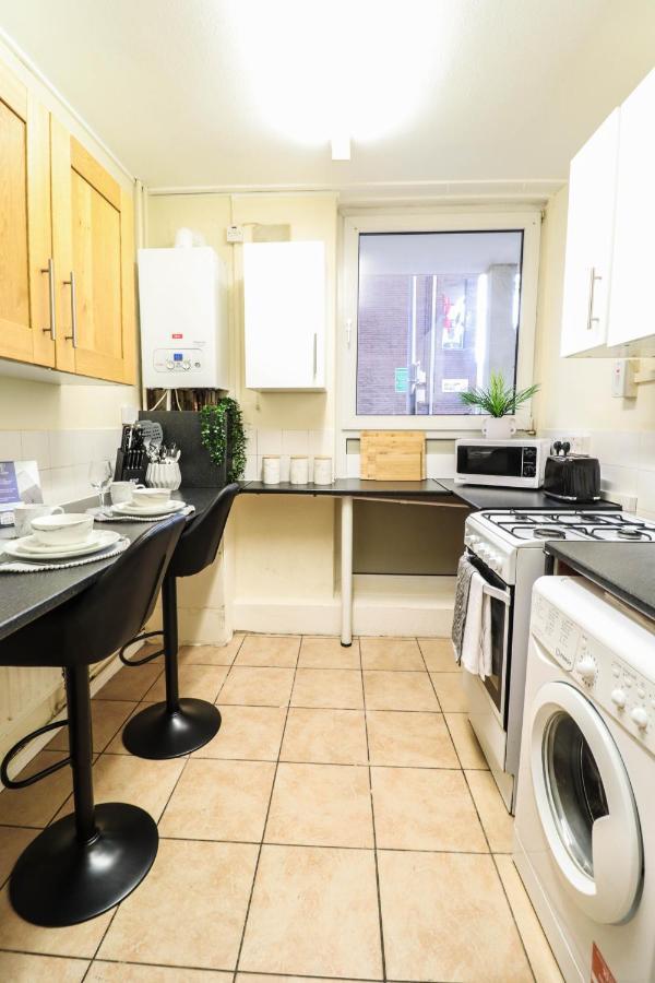 Cosy Property Right By Warren Street Station! Free Wifi! London