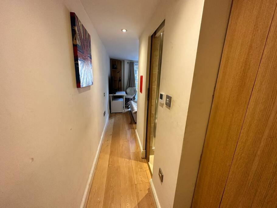 Grade Ii Listed Balconied 3-bed Mezzanine Kensington Flat Appartement