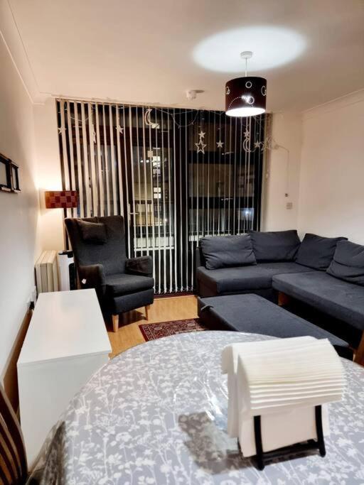 Entire In East E3 Near Bromley By Bow Station * Londres