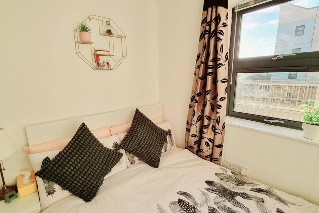 Entire In East E3 Near Bromley By Bow Station Apartamento Londres