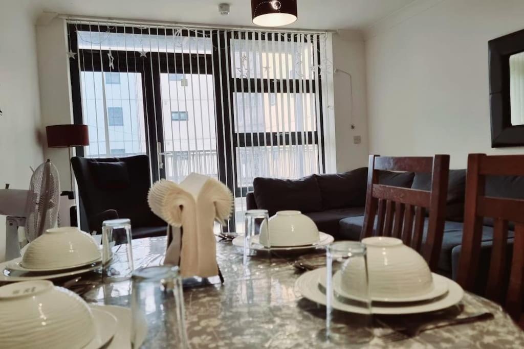 Entire In East E3 Near Bromley By Bow Station Appartement Londen