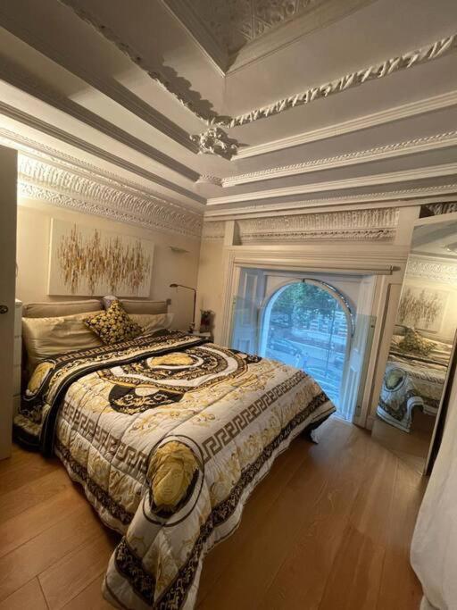 Appartement Grade Ii Listed Balconied 3-bed Mezzanine Kensington Flat