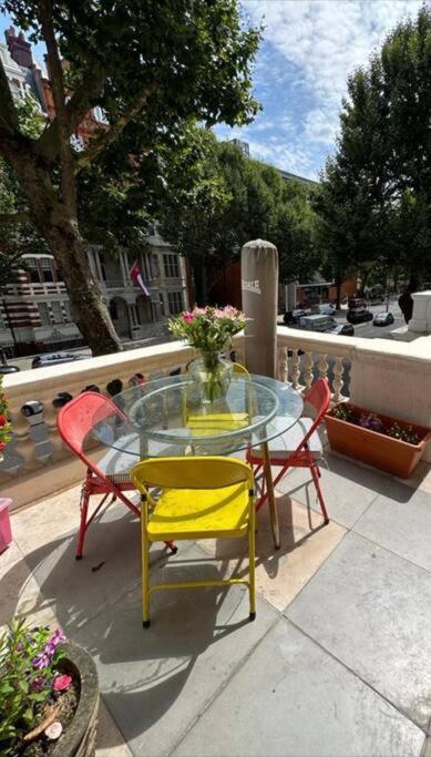 Grade Ii Listed Balconied 3-bed Mezzanine Kensington Flat Appartement *