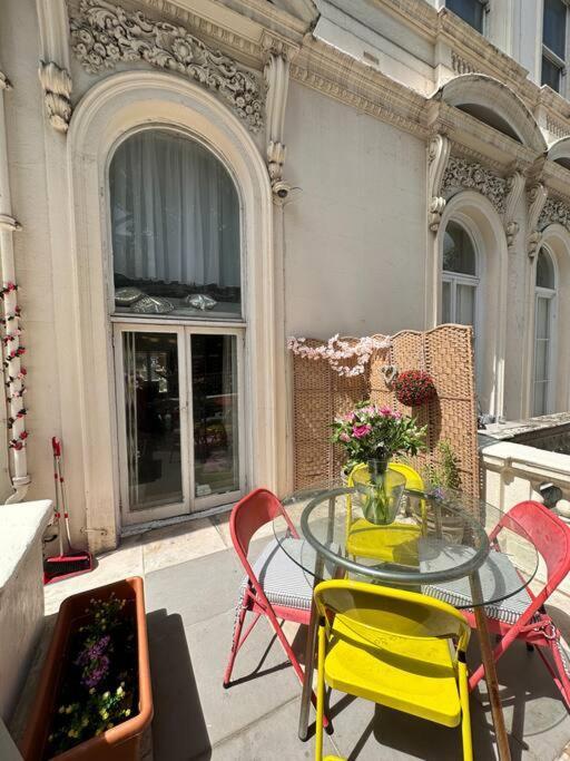 Apartamento Grade Ii Listed Balconied 3-bed Mezzanine Kensington Flat