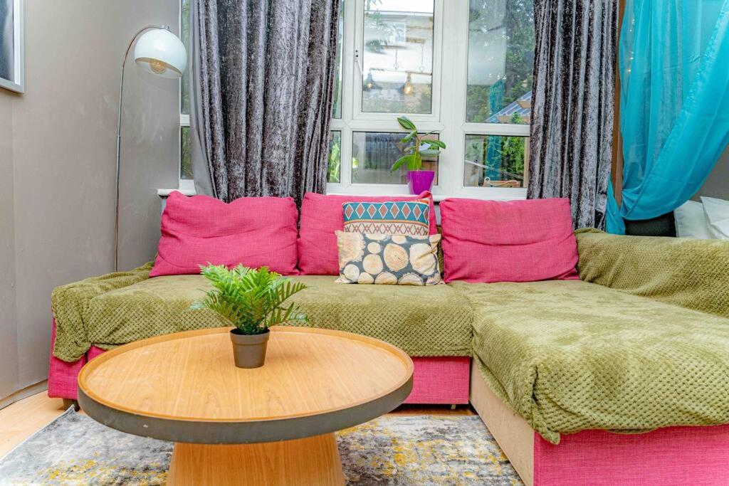 Unique W/garden Hot Tub, Sauna & Cinema Appartement