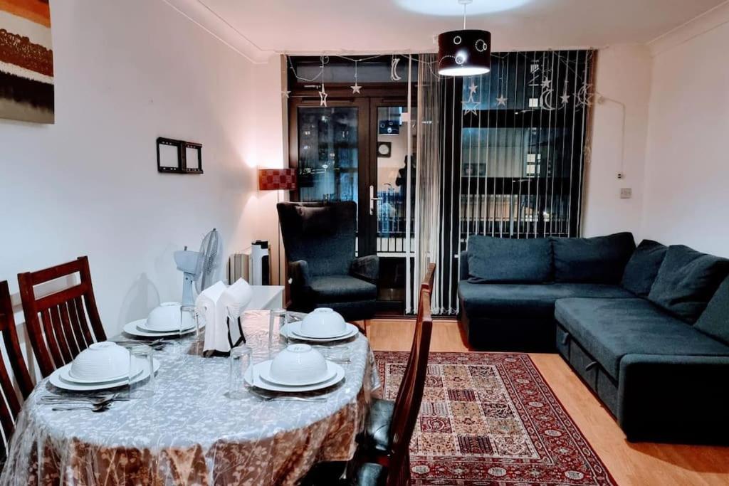 Entire In East E3 Near Bromley By Bow Station Apartamento Londres