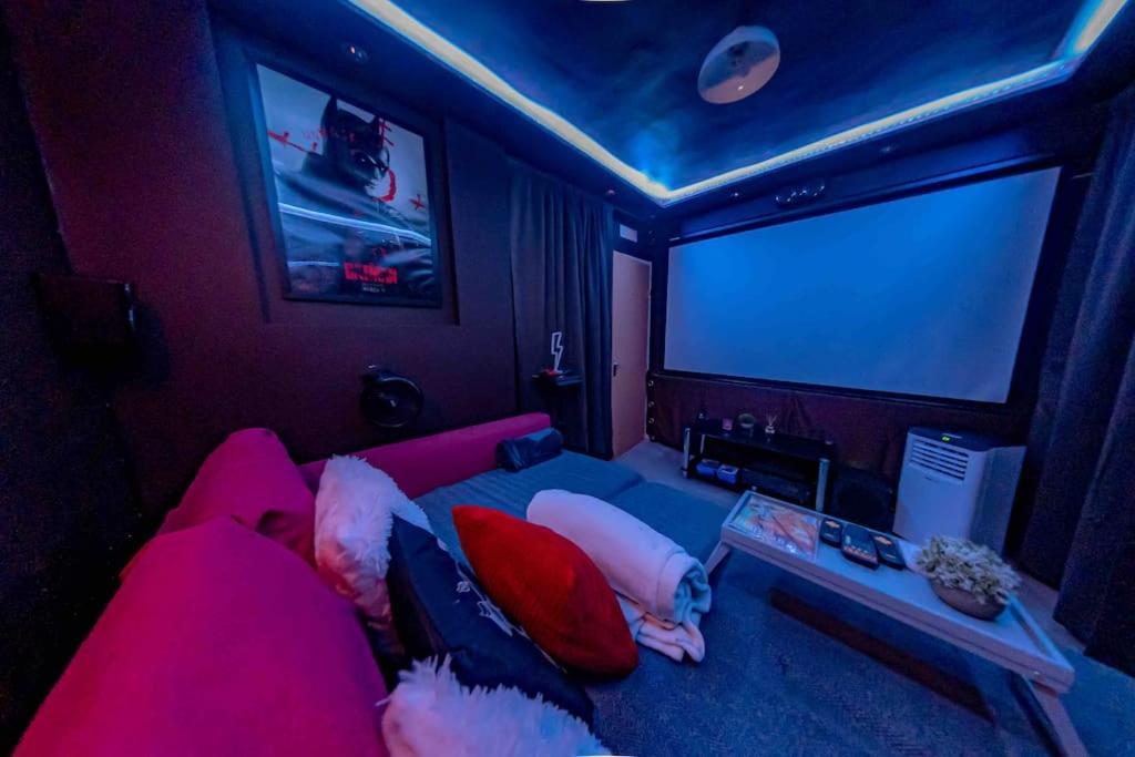 Appartement Unique W/garden Hot Tub, Sauna & Cinema *