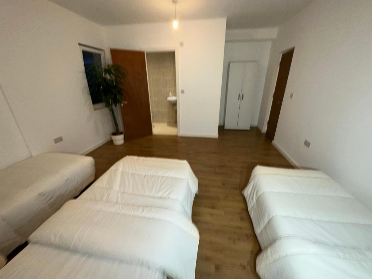 North Spacious: 7-bedroom Group Retreat With Gym London