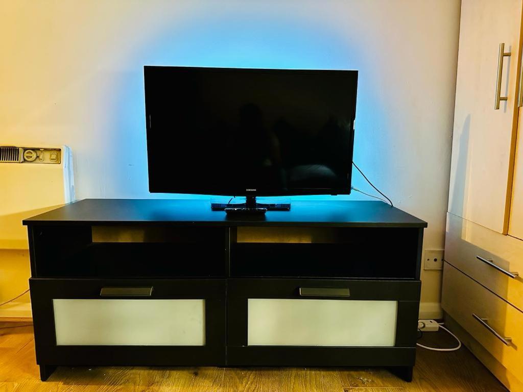 Premium Studio Flat In Central Apartment *
