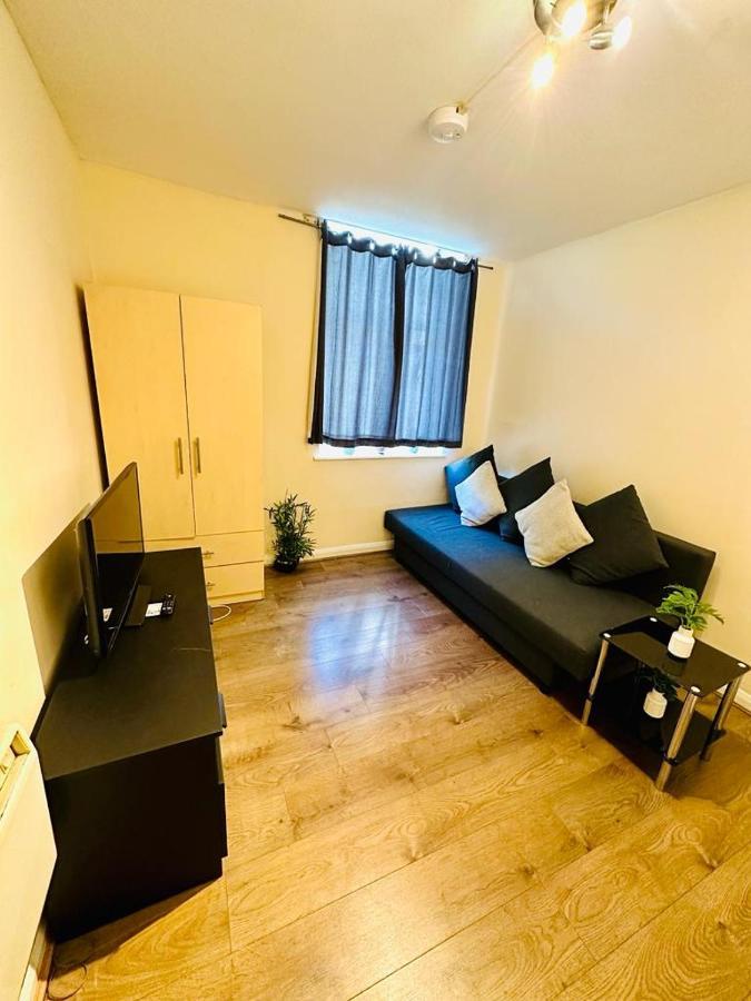 Apartment Premium Studio Flat In Central