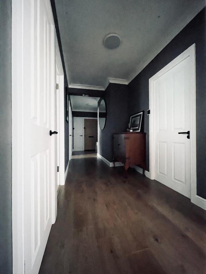 Homestay Luxury Mid Century London