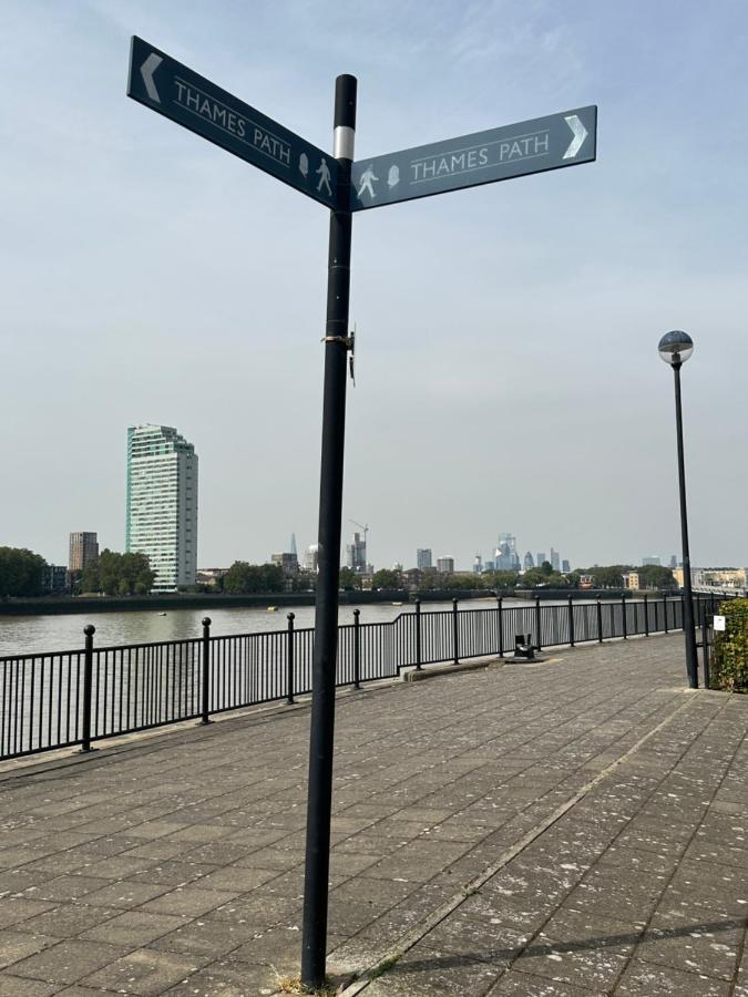 River Views From Canary Wharf Londres