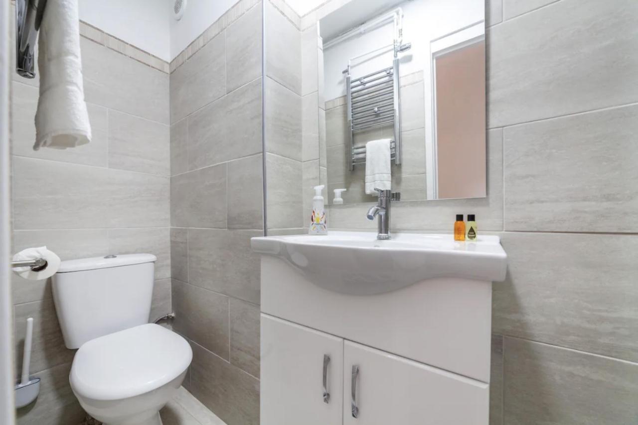 Peaceful Renovated 5bdr House Wgarden Apartment London