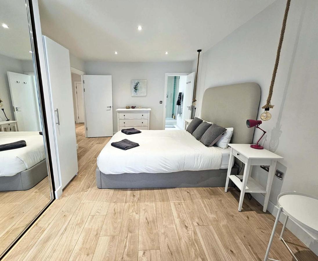 Beautiful 2 Bedroom Flat In Battersea