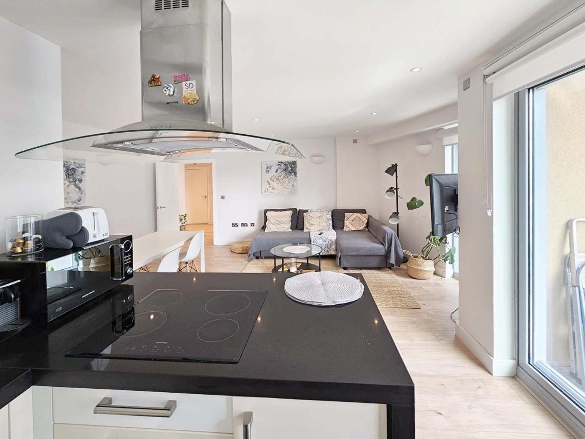 Beautiful 2 Bedroom Flat In Battersea *