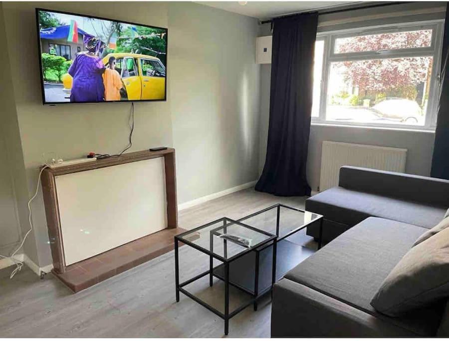 Lovely And Quiet 2 Bedroom Maisonette.free Parking * London
